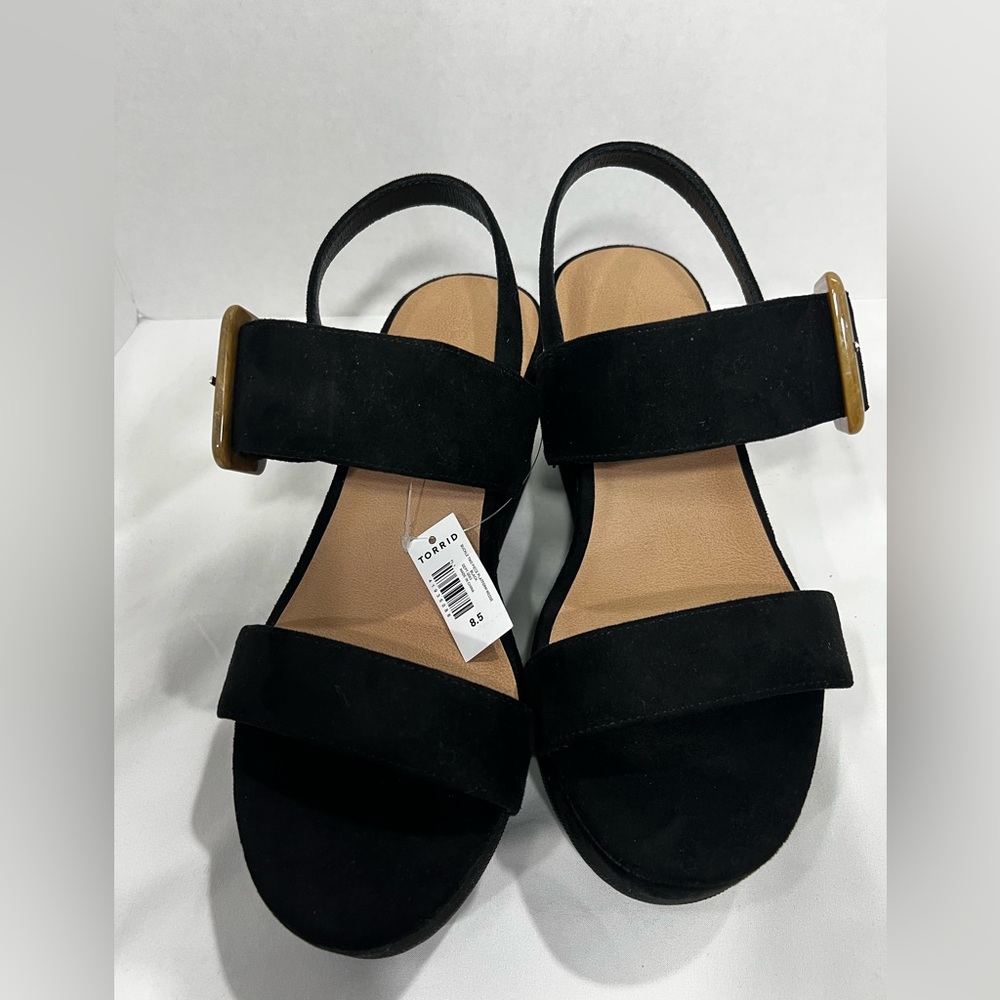 Chic Black Sandals with Buckle Detail